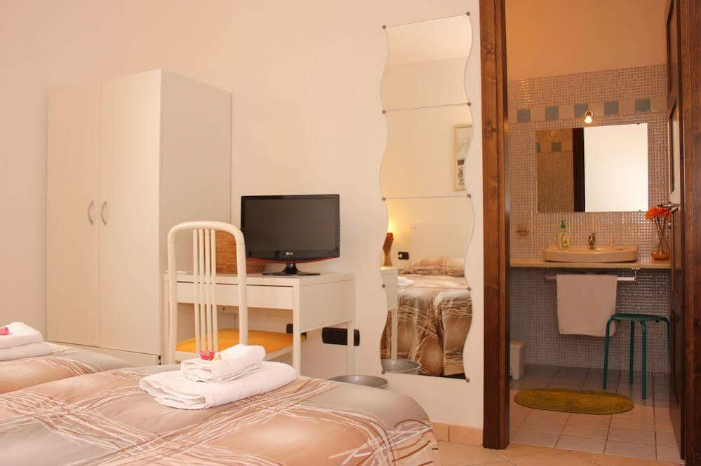 La Tortorella Room & Apartment Tortolì Extérieur photo